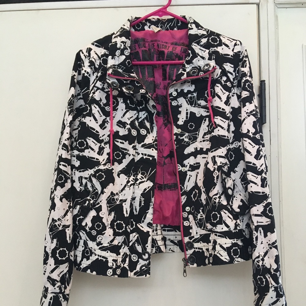 Empyre black and white auto jacket.
